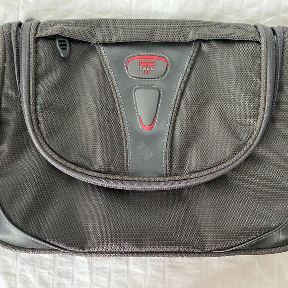 T-Tech Tumi Hanging Toiletry Kit/Bag - Picture 1 of 6